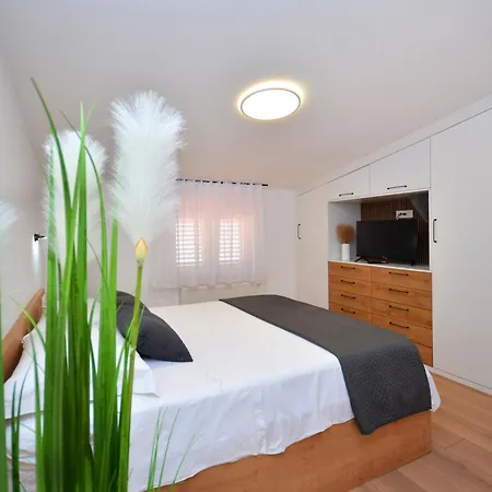 Apartamento Radeljic